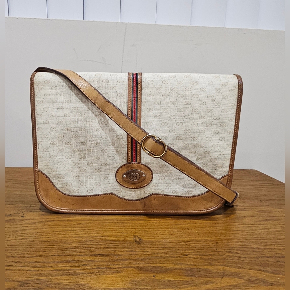 Vintage Gucci Coated Canvas Signature Crossbody bag